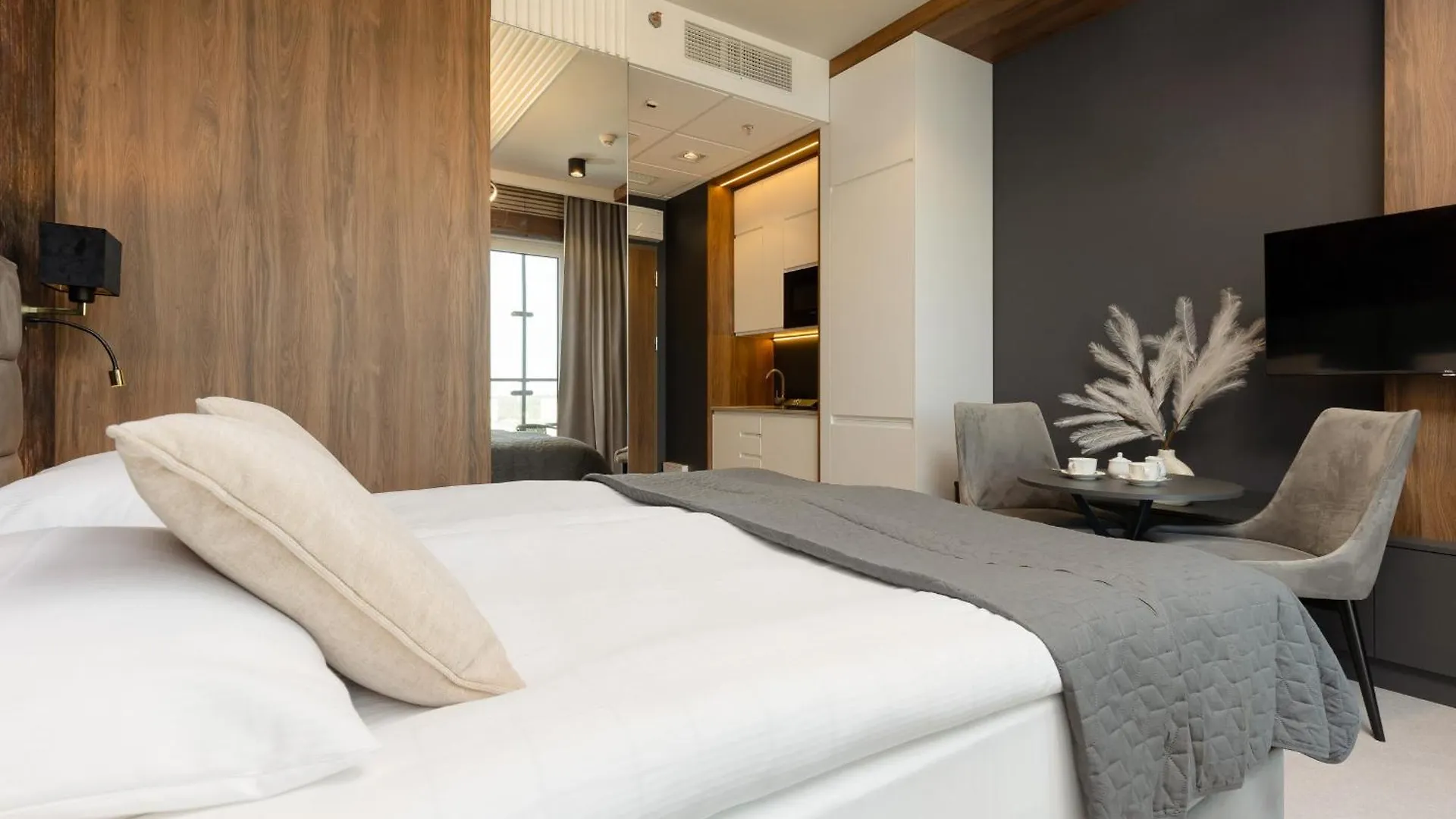 Апарт-отель Cozy Apartments Warsaw Wola Kasprzaka By Noclegi Renters
