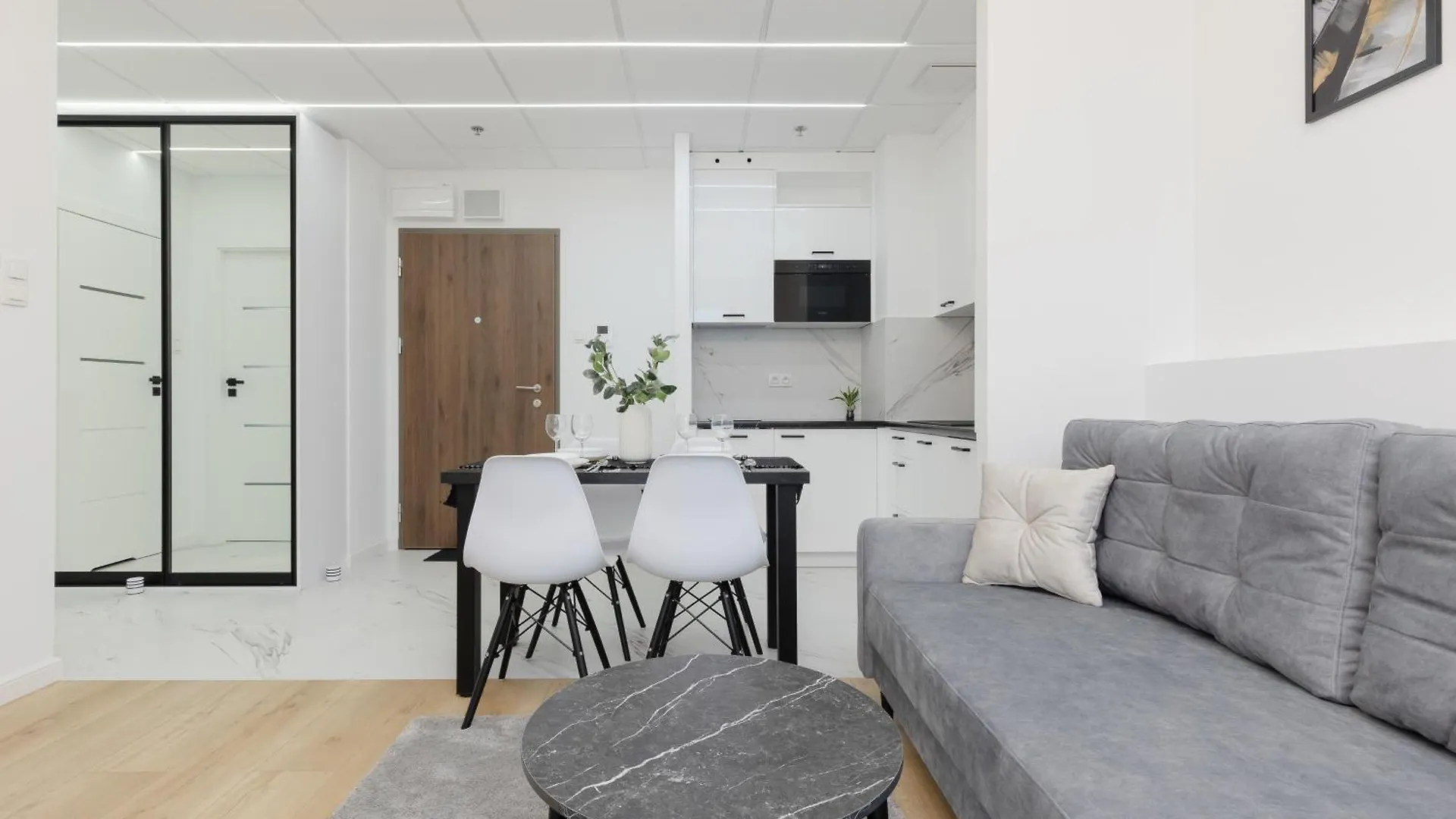 Cozy Apartments Warsaw Wola Kasprzaka By Noclegi Renters 0*,